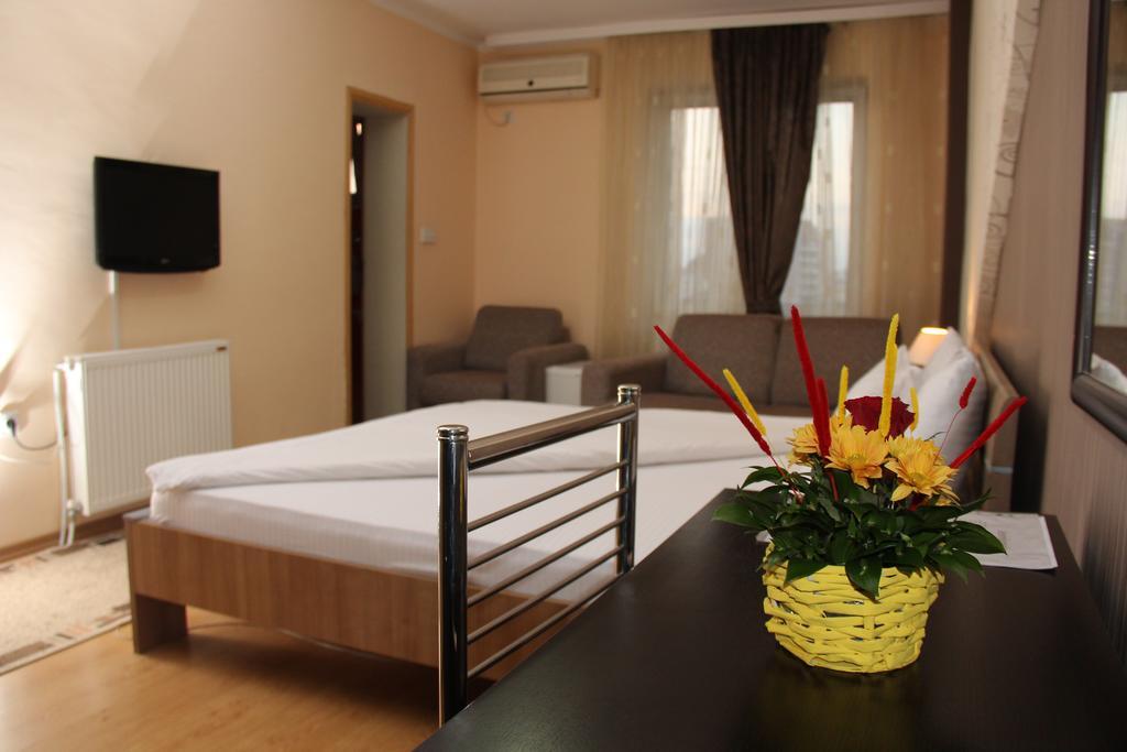 Garni Hotel Rile Men Nis Ruang foto