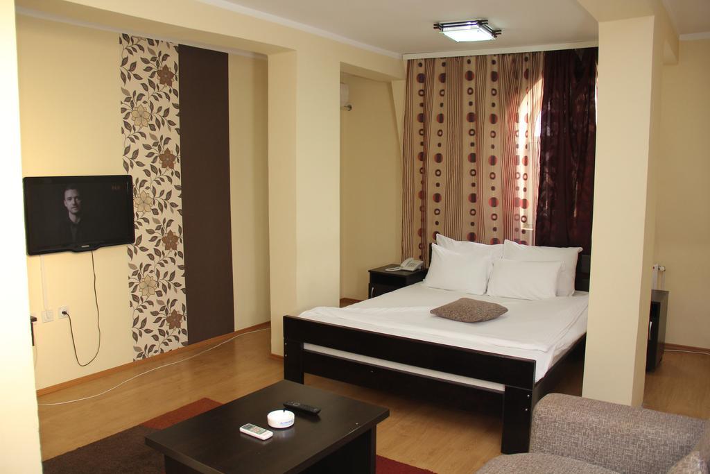 Garni Hotel Rile Men Nis Ruang foto