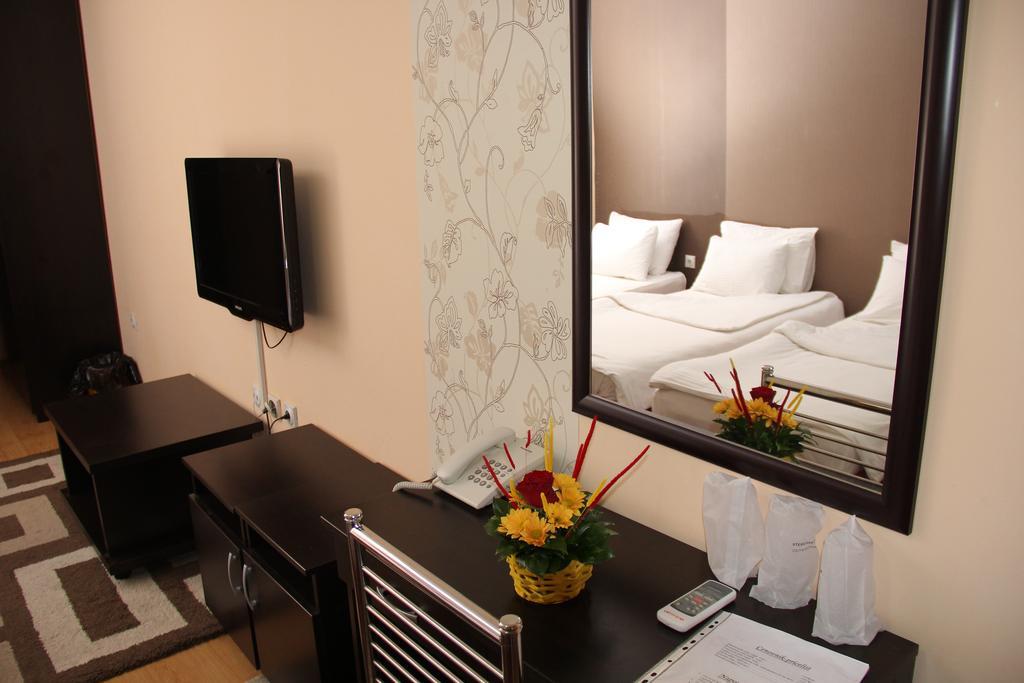 Garni Hotel Rile Men Nis Ruang foto