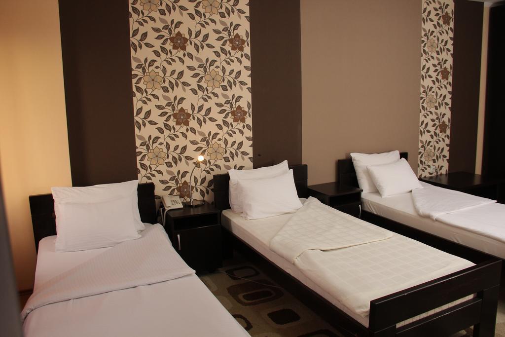 Garni Hotel Rile Men Nis Ruang foto
