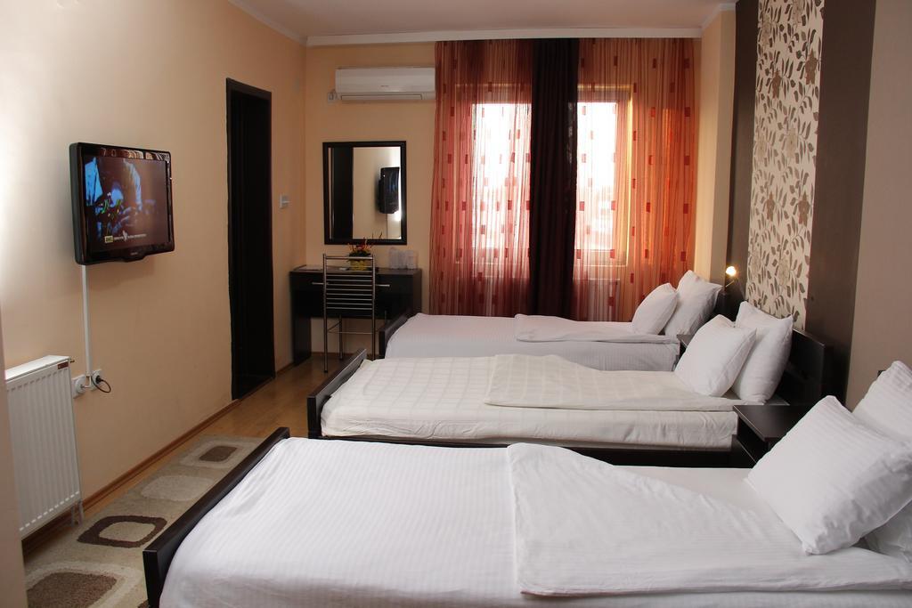 Garni Hotel Rile Men Nis Ruang foto