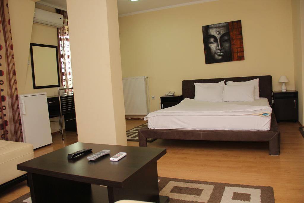 Garni Hotel Rile Men Nis Ruang foto