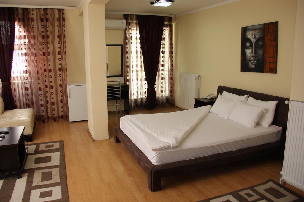 Garni Hotel Rile Men Nis Ruang foto
