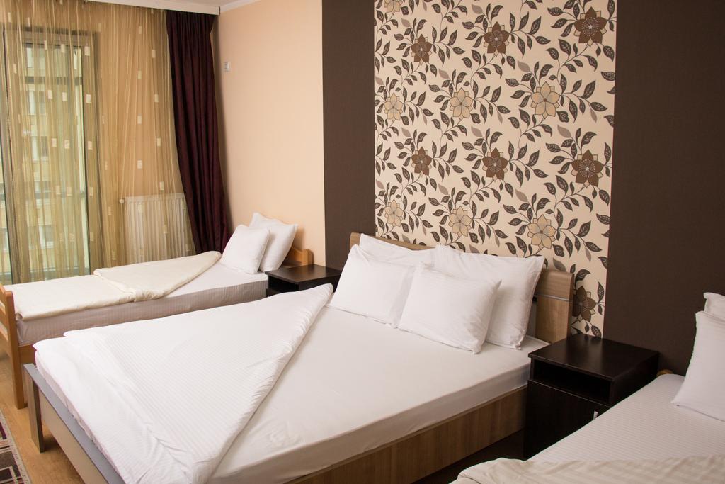 Garni Hotel Rile Men Nis Ruang foto