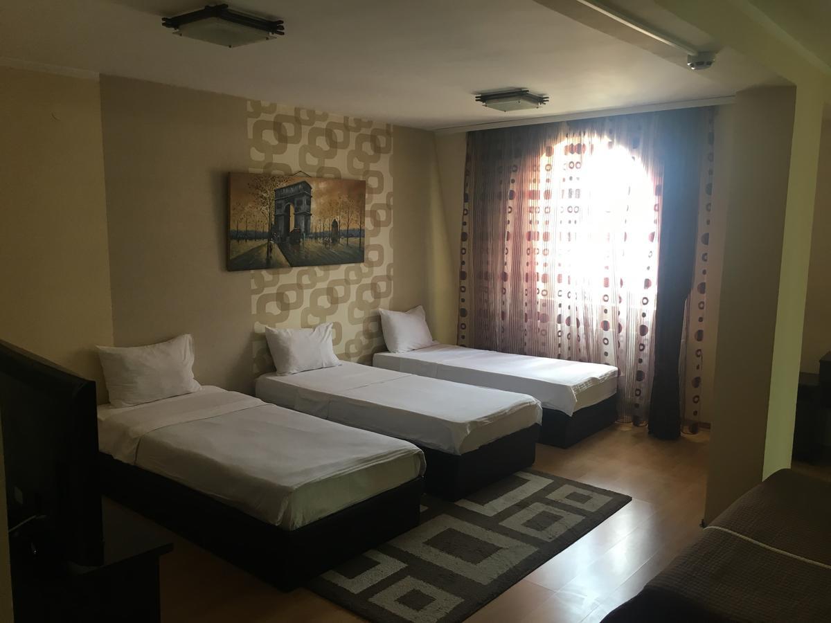 Garni Hotel Rile Men Nis Bagian luar foto