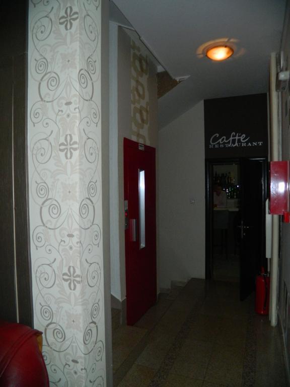 Garni Hotel Rile Men Nis Bagian luar foto
